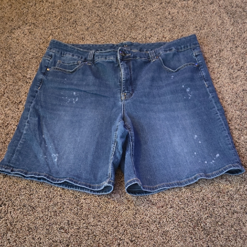 Melissa McCarthy Distressed Denim Shorts in Dark Blue, Size 22W